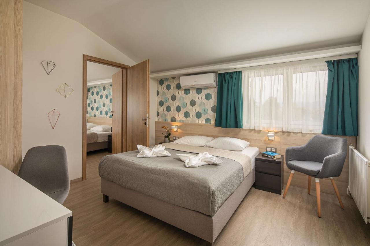 Kristaly Hotel Keszthely Exteriör bild